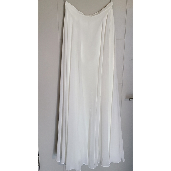 White maxi-skirt - Picture 2 of 3